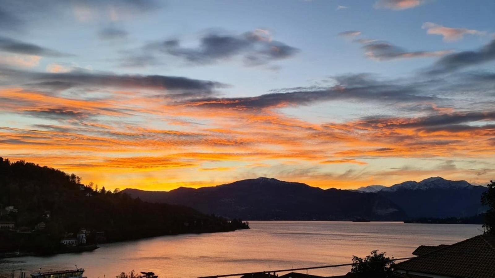 Appartamenti I Fiori Del Lago Laveno Exterior photo
