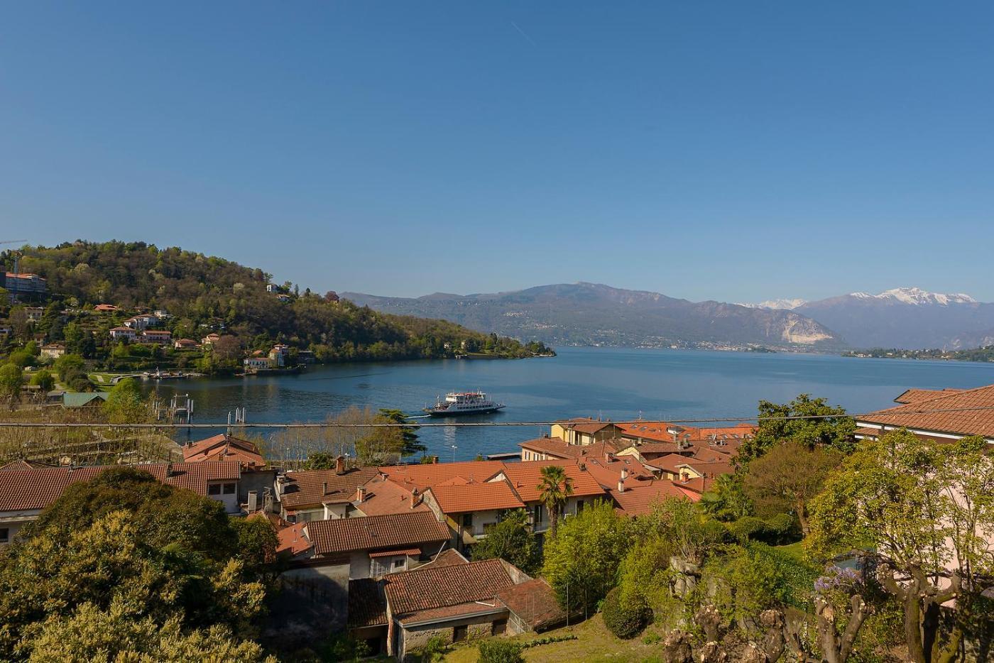 Appartamenti I Fiori Del Lago Laveno Exterior photo
