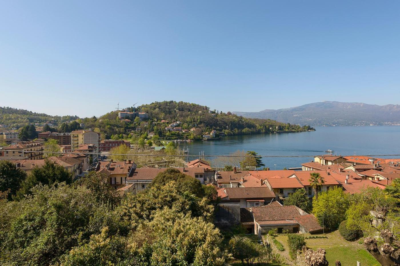Appartamenti I Fiori Del Lago Laveno Exterior photo